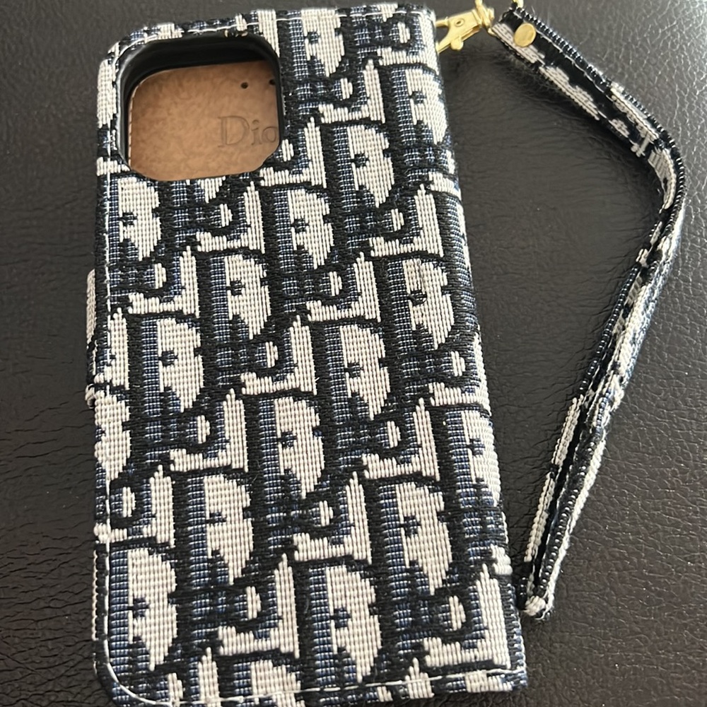 - I phone case for I phone 13 pro max - Picture 3 of 3